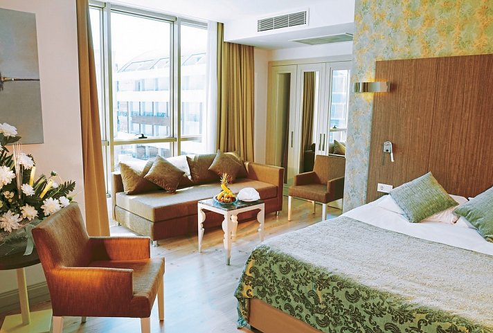 Port Side Resort Hotel
