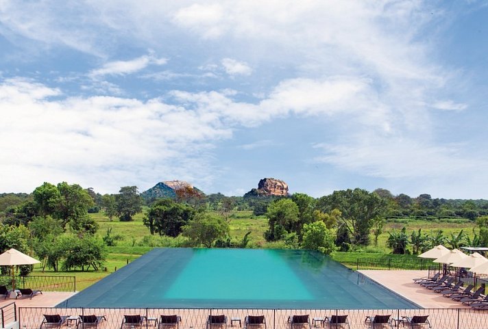 Aliya Resort & Spa