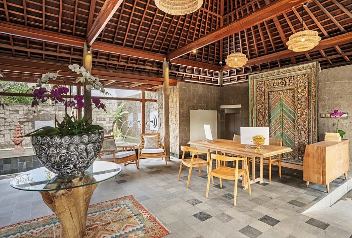 Dinara Ubud