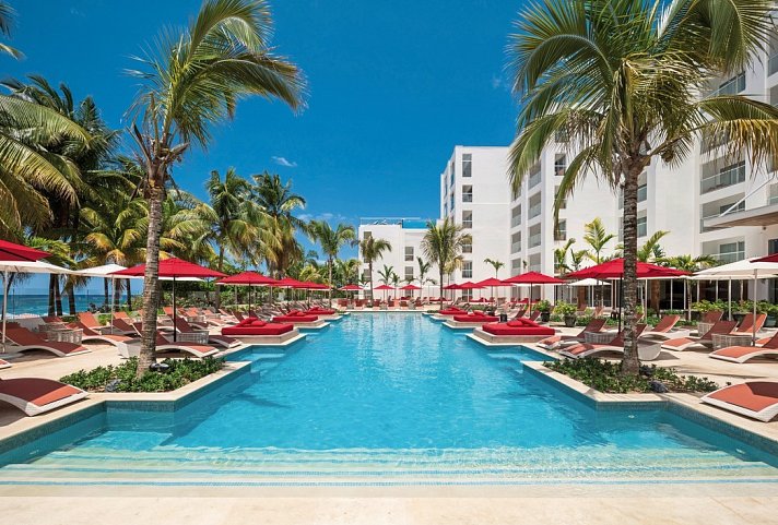 S Hotel Jamaica