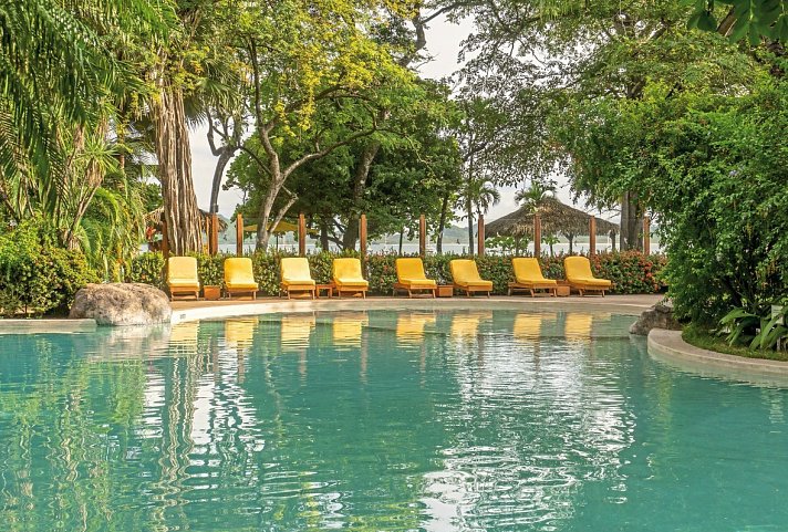 Capitán Suizo Beachfront Boutique Hotel