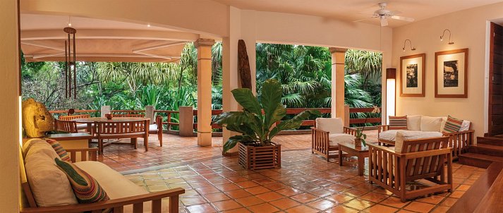 Capitán Suizo Beachfront Boutique Hotel