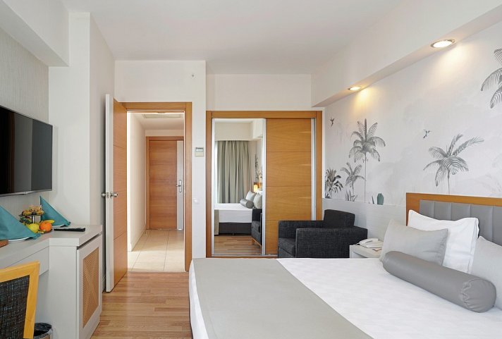 Side Aluna Hotel - Wohnbeispiel Familienzimmer (Zimmercodierung FB1)