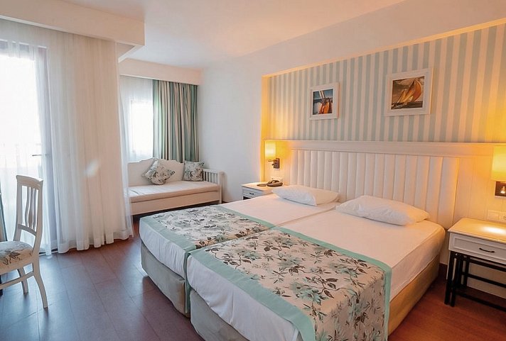 Monachus Hotel & Spa