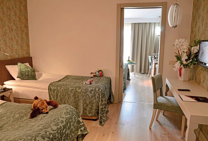 Port Side Resort Hotel - Wohnbeispiel Familienzimmer (Zimmercodierung FB1)