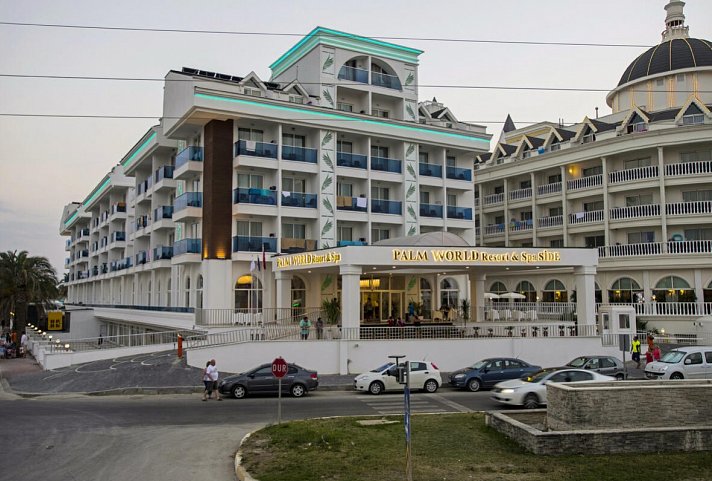 Palm World Side Resort & Spa