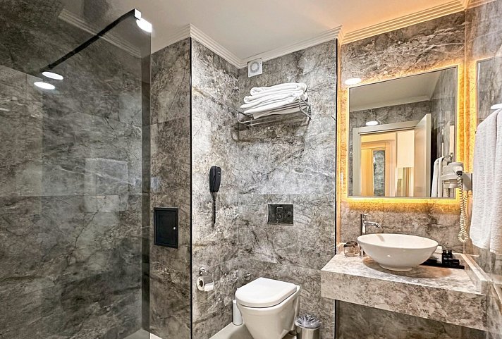 Grand Ring Hotel - Wohnbeispiel Familienzimmer (Zimmercodierung FB1)