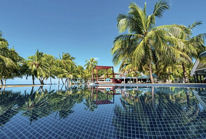 Furaveri Island Resort & Spa