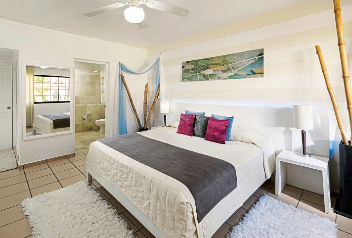 BlueBay Villas Doradas
