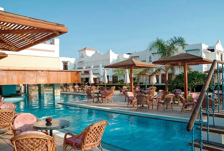 Lahami Bay Beach Resort & Gardens