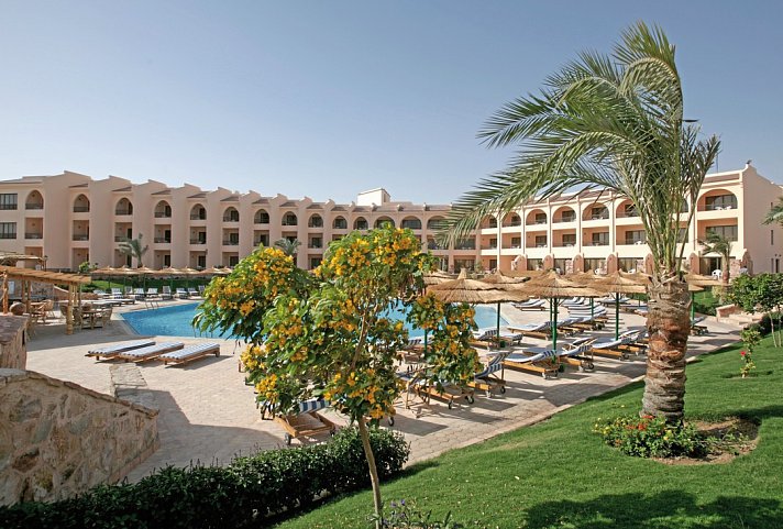 Flamenco Beach & Resort